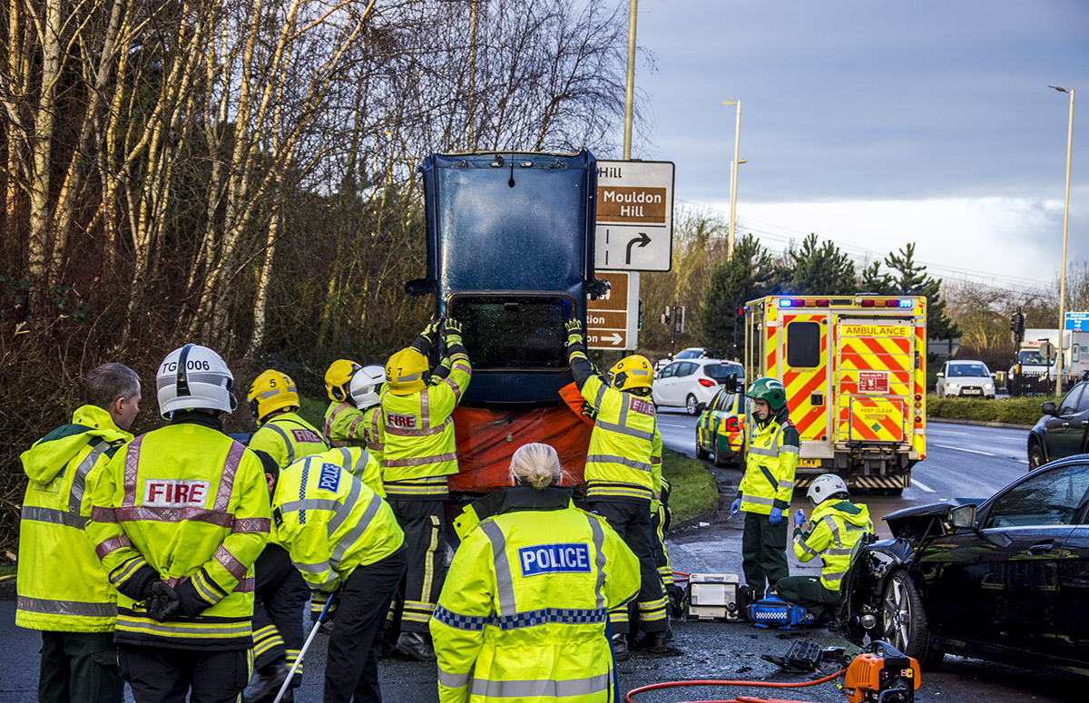 Head-on road traffic collision just off Thamesdown Drive causes delays