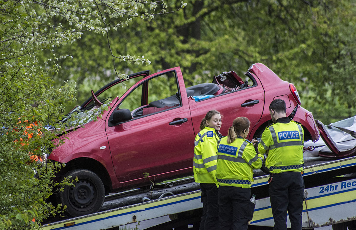 Elderly man DIES of injuries sustained in crash with LAMP POST on A419 ...