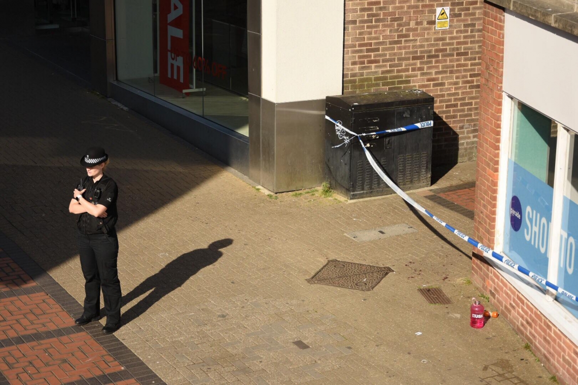 Man, 32, arrested over early morning stabbing in Swindon town centre
