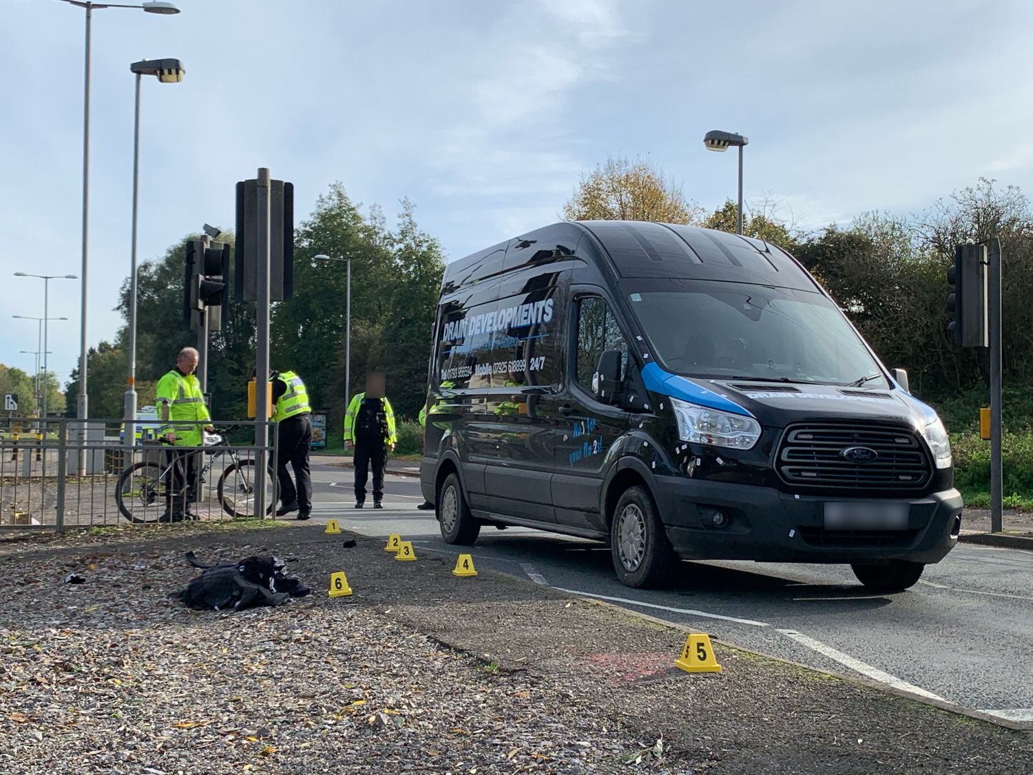 Cyclist suffers head injury in ‘serious’ crash on Wootton Bassett Road
