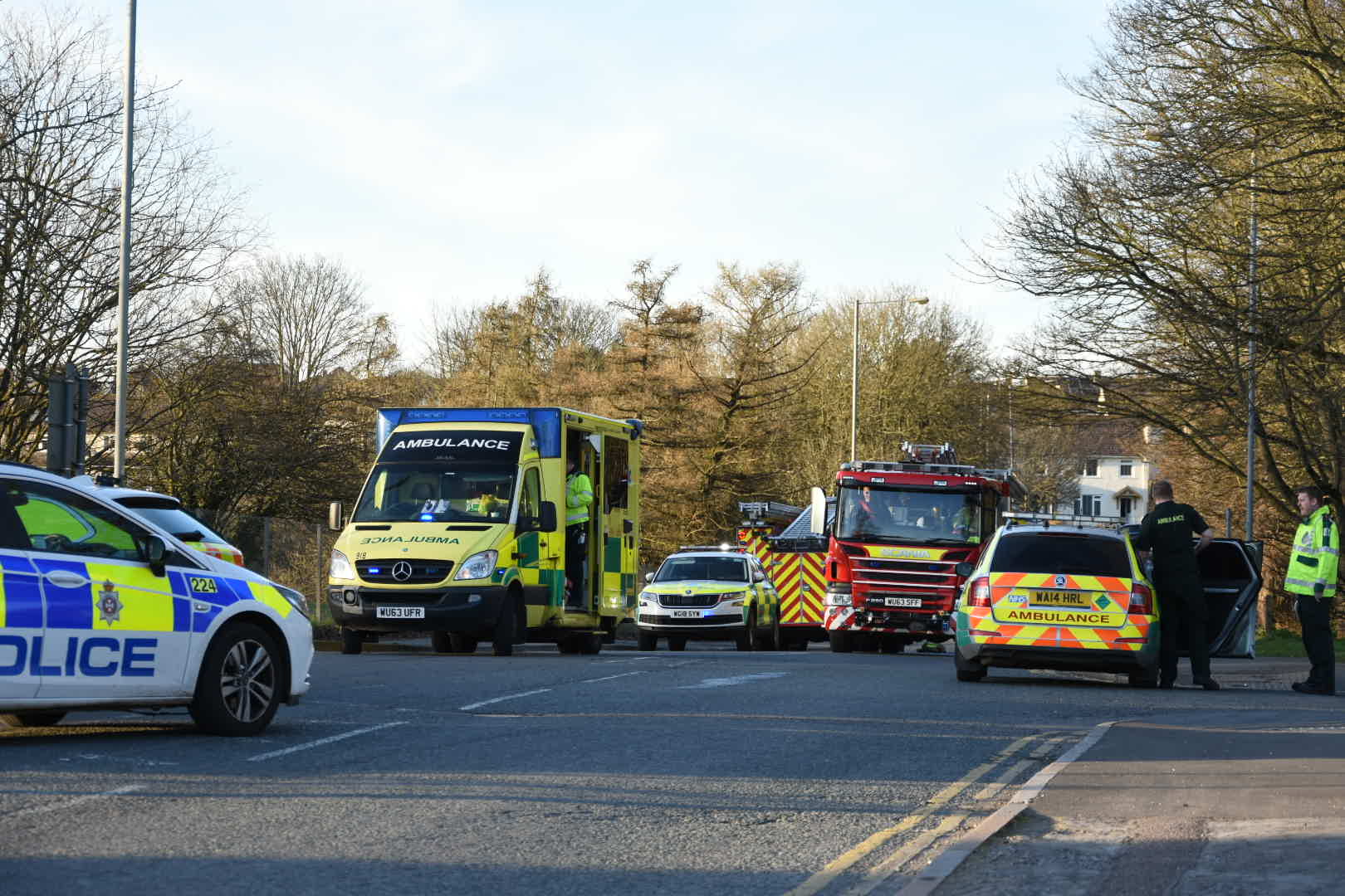 Main road in Swindon closed as emergency services called to ‘minor’ two
