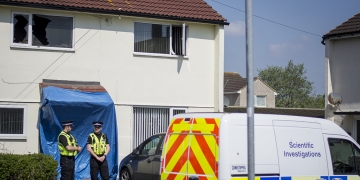 Forensic investigators arrive at scene of fatal house fire in Swindon