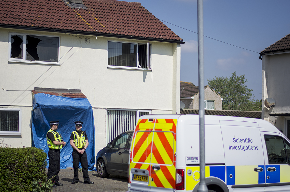 Forensic investigators arrive at scene of fatal house fire in Swindon