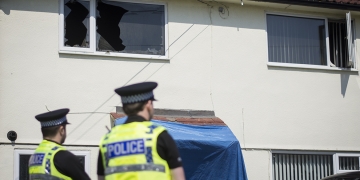 Forensic investigators arrive at scene of fatal house fire in Swindon