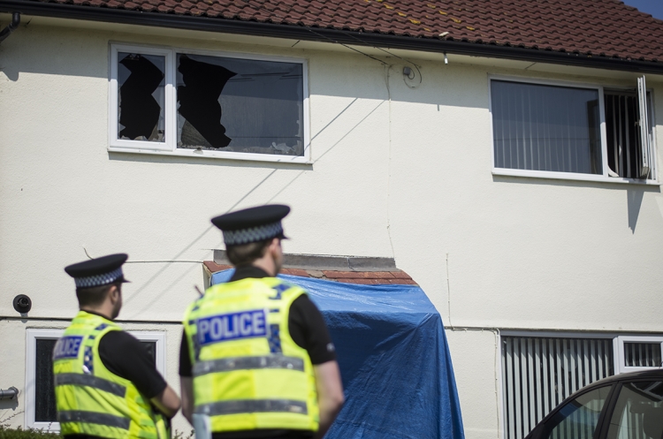 Forensic investigators arrive at scene of fatal house fire in Swindon