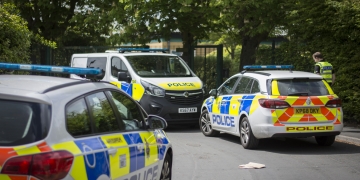 Police race to reports of youths ‘with knives’ gathering in Swindon
