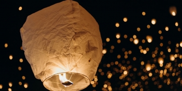 ‘Don’t use sky lanterns to show NHS support’, fire service urges