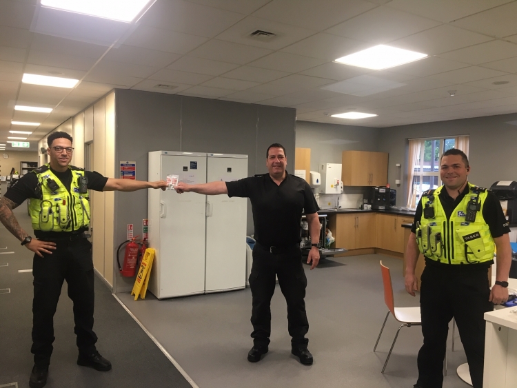 Off-duty PCs receive ‘soup award’ after spotting injured missing person