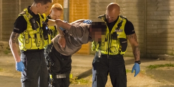 Police officer assaulted whilst attending report of indecent exposure in Swindon