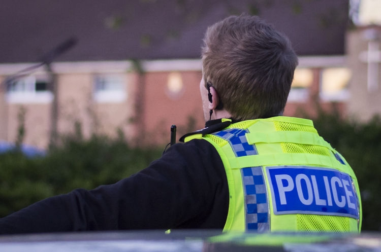 Police called after father leaves toddler locked in car to visit The Range
