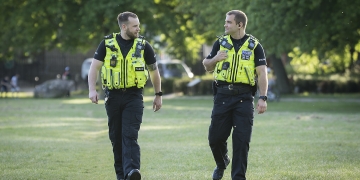 Man arrested for shouting racist abuse at people in Swindon park