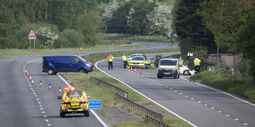 A419 closed in both directions after serious crash involving car and van