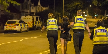 Teenage girl arrested after Swindon shopkeeper accuses her of stealing wine