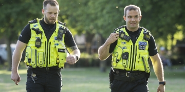 Police called to group of youths making threats of violence in Swindon