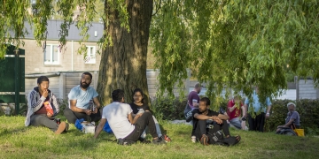 Selfish minority flout lockdown laws as they flock to parks to picnic and sunbathe