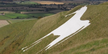 Police deal with illegal late night gathering at Westbury White Horse
