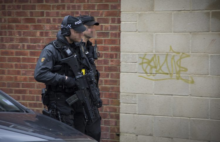 Police arrest man who walked into Post Office carrying ‘large knives’