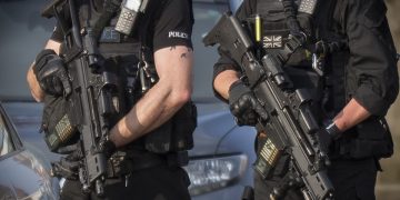 Police arrest man who walked into Post Office carrying ‘large knives’