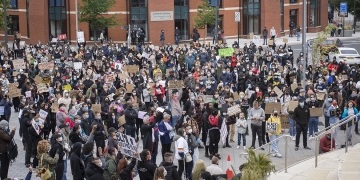 Hundreds join peaceful Black Lives Matter protest in Swindon town centre