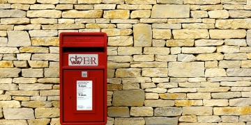 NATIONAL: Royal Mail postwoman shot in the face whilst delivering mail