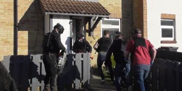 Two suspected drug dealers arrested in six morning raids across Swindon