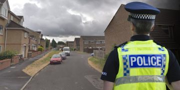 Police investigate report of ‘distressed’ woman being forced into car in Swindon