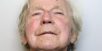 Convicted paedophile jailed for exposing himself to young children in his street