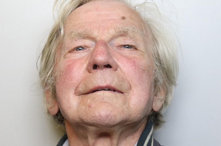 Convicted paedophile jailed for exposing himself to young children in his street