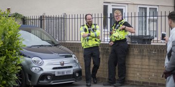 Police responding to sighting of stolen car in Swindon find it parked up