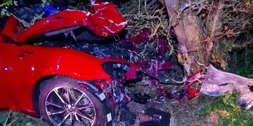 Two men escape serious injuries in high-speed crash with tree near Fairford