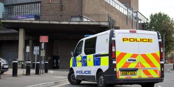 Man threatens to jump from footbridge in Swindon town centre