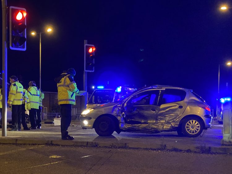 Emergency services called to two-car crash on Drakes Way junction in Swindon