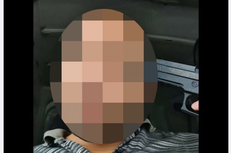 Armed police called to Cricklade after man posts selfie with gun to his head