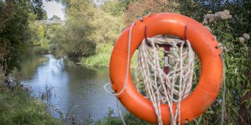 Man jumped into River Avon in attempt to save woman after hearing cries for help