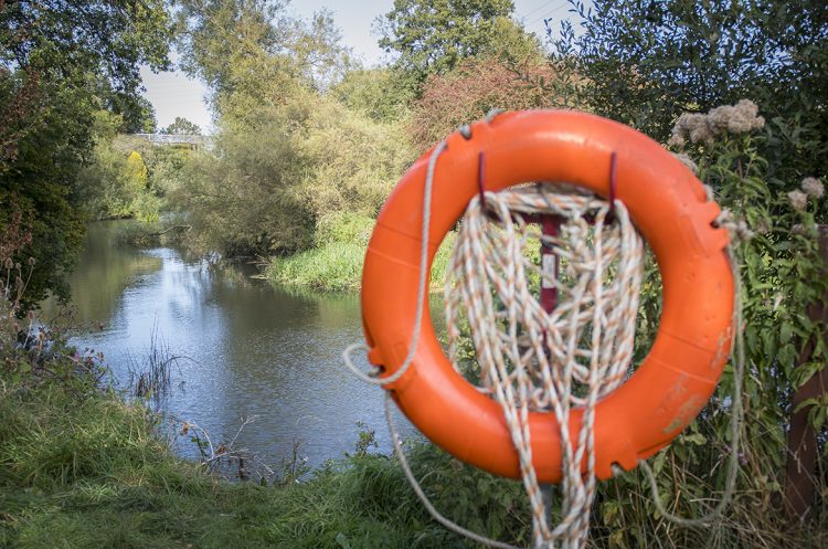 Man jumped into River Avon in attempt to save woman after hearing cries for help