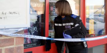 Crime scene in place as detectives investigate robbery at Swindon shop