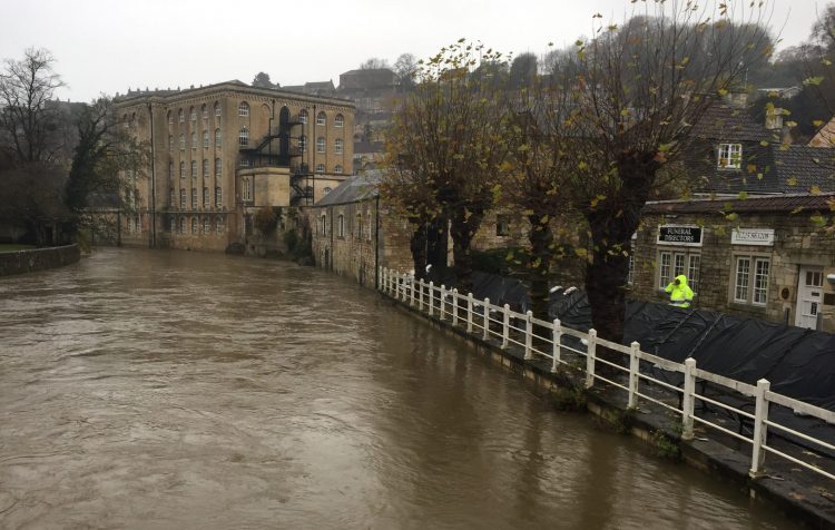 Flood defences to be deployed in Bradford on Avon ahead of predicted flooding