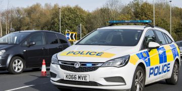 Three suspected drug dealers arrested as cops swoop on car in Swindon