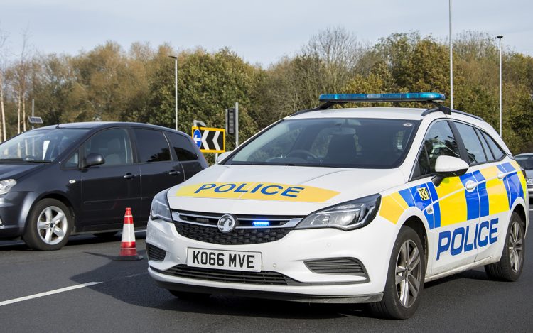 Three suspected drug dealers arrested as cops swoop on car in Swindon