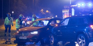 Emergency services attend crash involving three cars in Royal Wootton Bassett