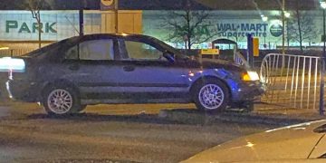 Thamesdown Drive in Swindon partially blocked as car collides with barriers