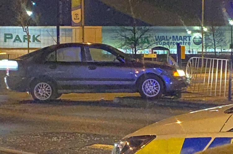 Thamesdown Drive in Swindon partially blocked as car collides with barriers