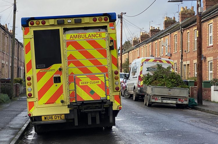 Landscaper taken to hospital after slicing arm whilst cutting tree in Chippenham