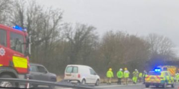M4 crash: Two lanes closed after vehicles leaves carriageway into undergrowth