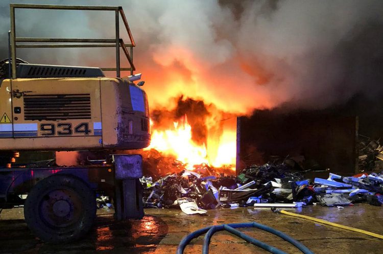Photographs show scale of Swindon scrapyard blaze with ’60ft high flames’