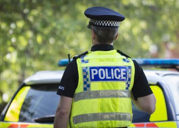 Wiltshire Police disperse hundreds of people sledging at country park in Swindon