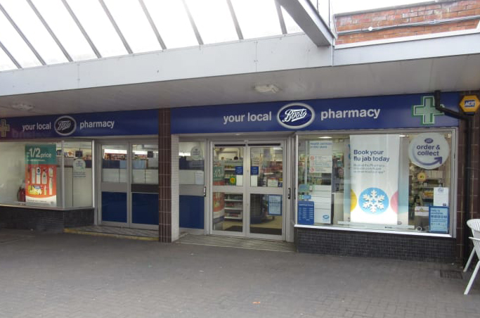 Chippenham man drowning in debt ‘dipped his hand in the till’ for six months