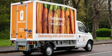 Customer called police on drunk Sainsbury’s driver after driveway crash