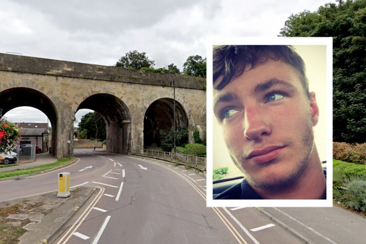 Man with knife shouted “I’ve not stabbed anyone” after legging it from police
