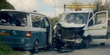 Road in Calne closed both directions following head-on collision